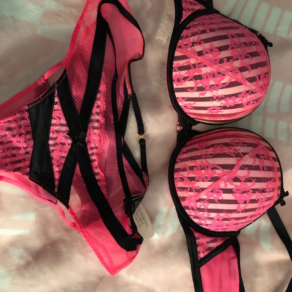 Victoria's Secret Other - Victoria’s Secret very sexy push-up bra/panty set